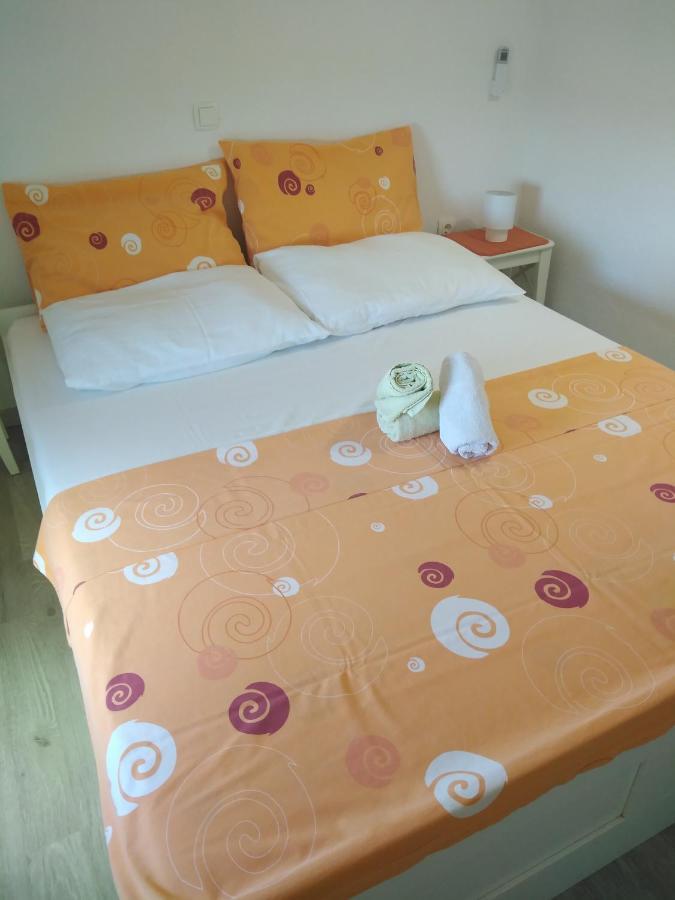 Apartments Nina Ravni Kamer foto